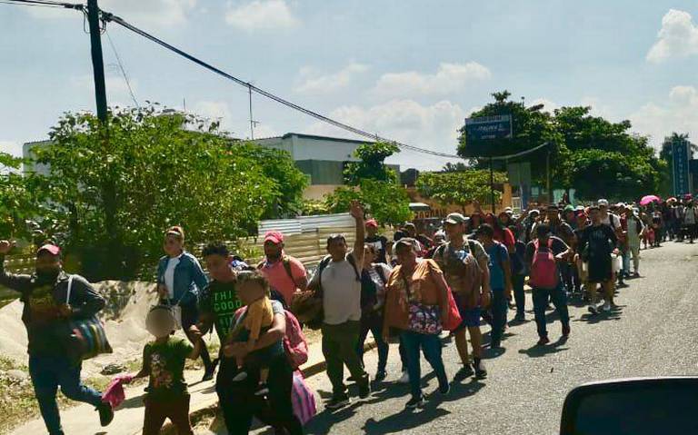 Migrantes en caravana salen de Suchiate a Tapachula Migrantes en